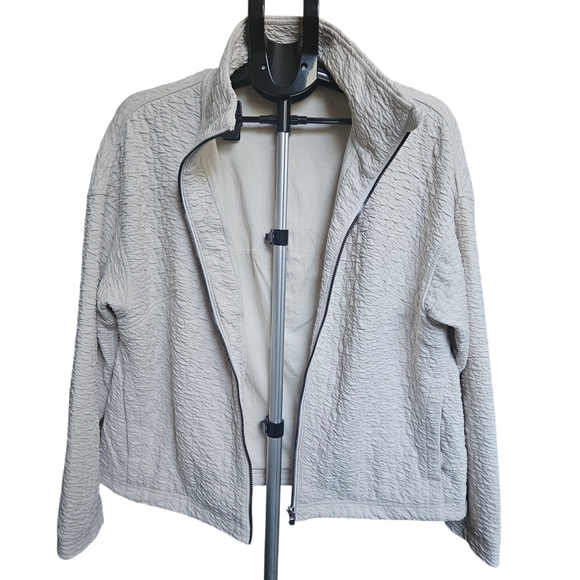 Lululemon White Opal Rippled Full Zip Jacket Size 8 - Picture 2 of 9